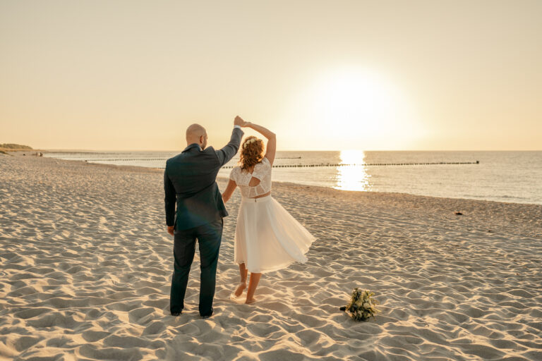 Read more about the article Heiraten am Meer – Hochzeitsfotos an der Ostsee in Zingst