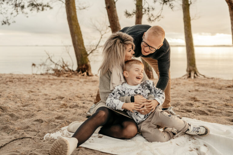 Read more about the article Familienfotoshooting Rügen / emotionale Familienfotografie